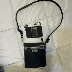 Coach crossover handbag with matching wristlet wallet